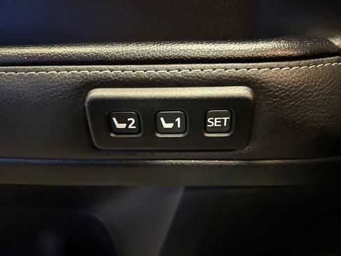 Used 2020 Toyota 4Runner Limited AWD/4WD image 21