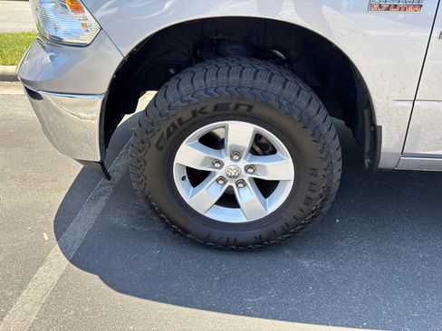 Used 2019 RAM 1500 Classic SLT w/ Luxury Group AWD/4WD image 28