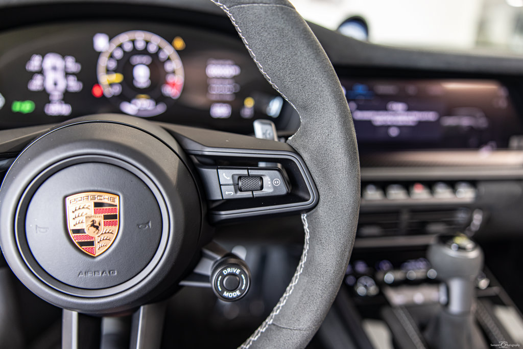Used 2026 Porsche 911 GT3 w/ Weissach Package RWD image 26