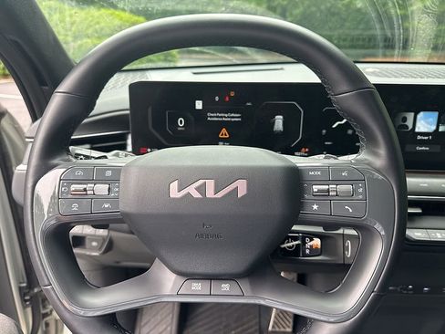 Used 2024 Kia EV9 GT-Line AWD/4WD image 19