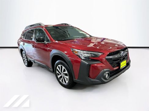 Used 2023 Subaru Outback Premium image 3