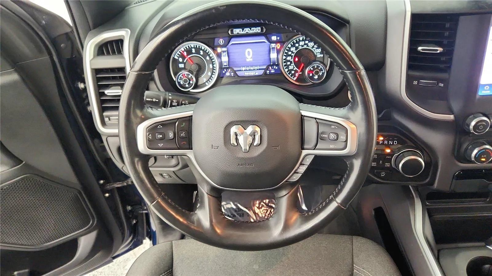 Used 2022 RAM 1500 Big Horn AWD/4WD image 34