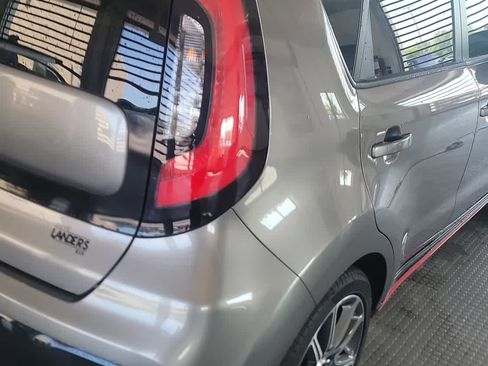 Used 2017 Kia Soul ! w/ Tech Package image 3