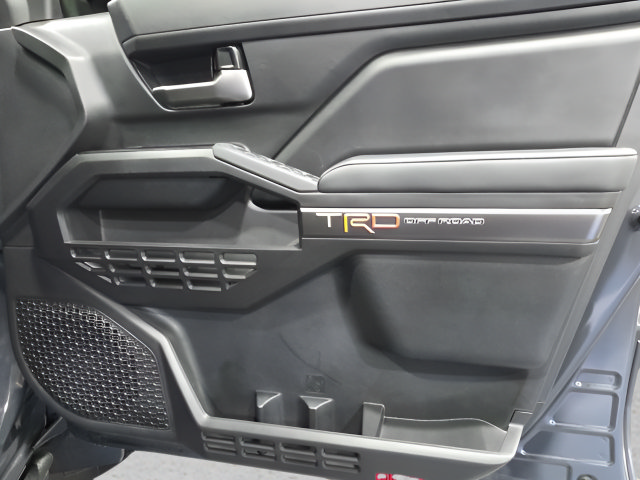 Used 2025 Toyota Tacoma TRD Off-Road AWD/4WD image 18
