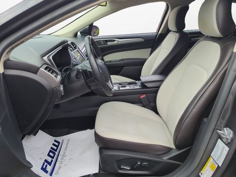 Used 2019 Ford Fusion SE w/ Equipment Group 151A image 9