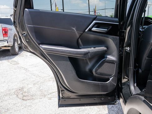 Used 2024 Mitsubishi Outlander FWD image 11