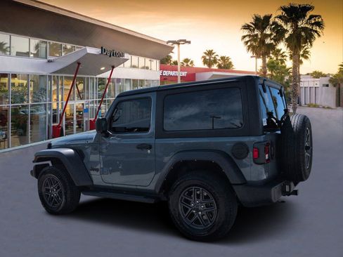 Used 2024 Jeep Wrangler Sport AWD/4WD image 5