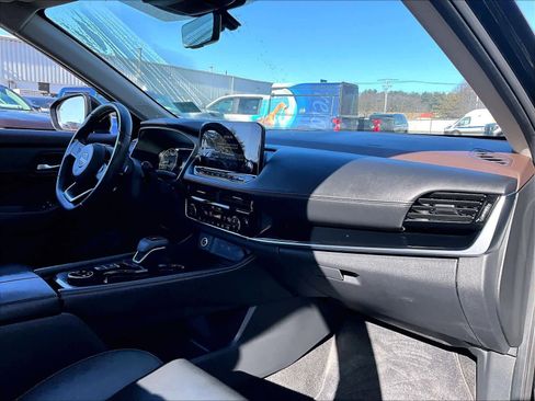 Used 2023 Nissan Rogue SL w/ SL Premium Package image 21