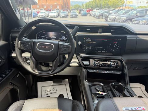 Used 2024 GMC Sierra 2500 AT4 w/ AT4 Premium Plus Package AWD/4WD image 15