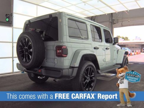 Used 2024 Jeep Wrangler Unlimited Sahara w/ Technology Group AWD/4WD image 3
