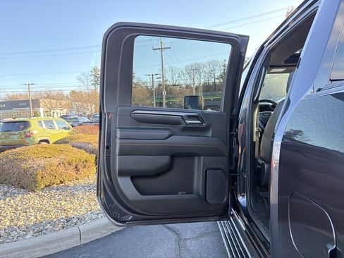 Used 2024 GMC Sierra 2500 AT4 w/ AT4 Premium Plus Package image 29