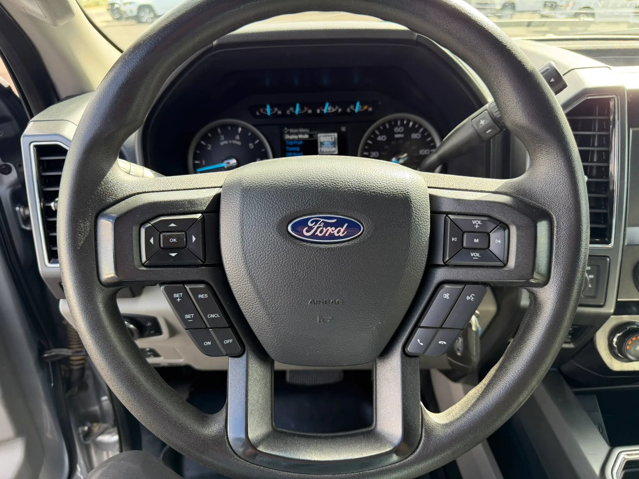 Used 2022 Ford F250 XLT w/ XLT Premium Package AWD/4WD image 15