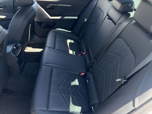 Used 2025 BMW 530i image 18