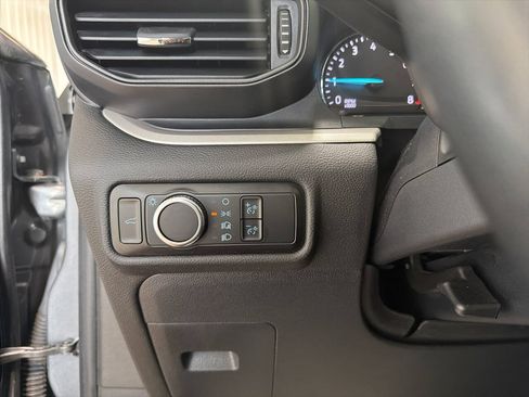 Used 2023 Ford Explorer XLT AWD/4WD image 17