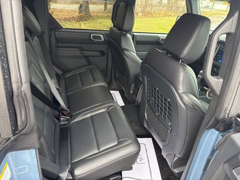 New 2025 Ford Bronco Badlands image 12