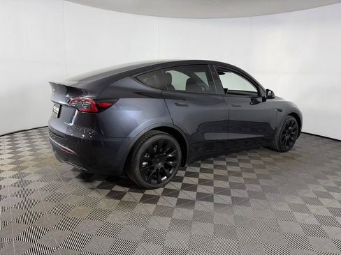 Used 2024 Tesla Model Y Long Range AWD/4WD image 7
