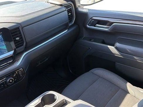 Used 2025 Chevrolet Silverado 1500 LT image 17