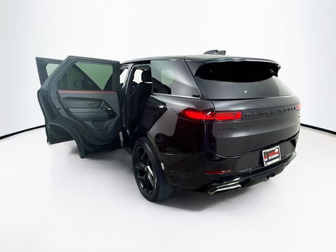 Used 2023 Land Rover Range Rover Sport SE Dynamic image 19