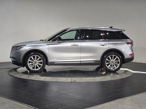 Used 2022 Lincoln Corsair AWD w/ Premium Package image 6