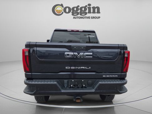 Used 2024 GMC Sierra 3500 Denali Ultimate AWD/4WD image 4