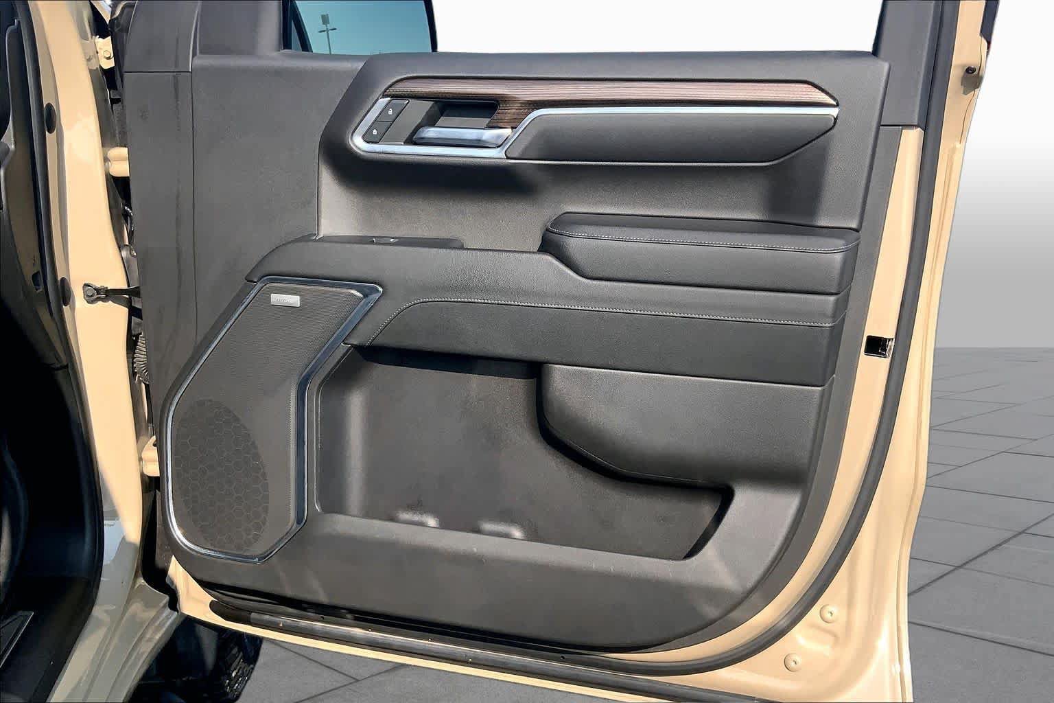 Used 2023 Chevrolet Silverado 1500 LT Trail Boss w/ Convenience Package II AWD/4WD image 23