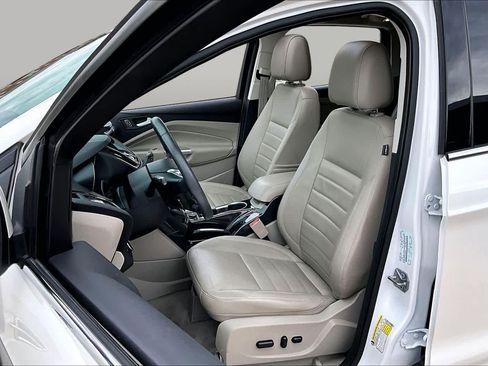 Used 2014 Ford Escape Titanium w/ Equipment Group 401A FWD image 8