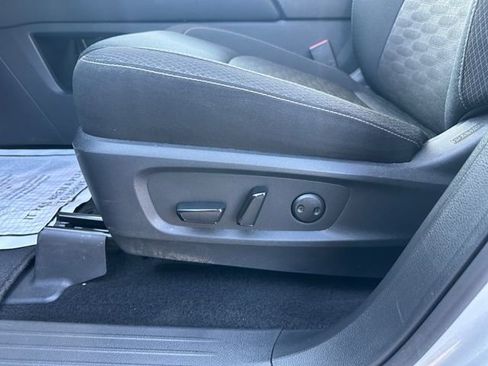 Used 2024 Nissan Pathfinder SV image 21