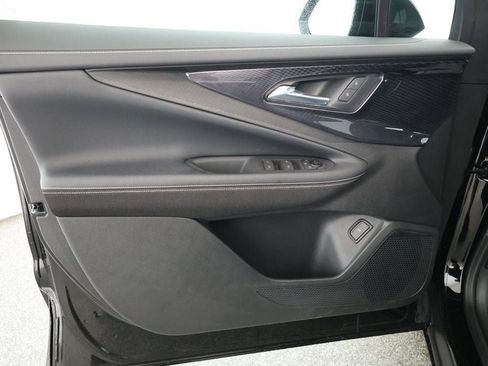 Used 2025 Chevrolet Blazer EV LT image 8