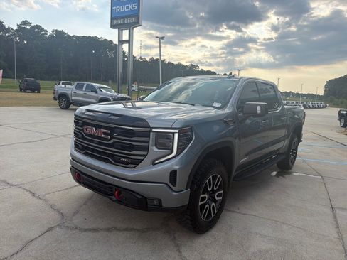 Used 2025 GMC Sierra 1500 AT4 AWD/4WD image 7