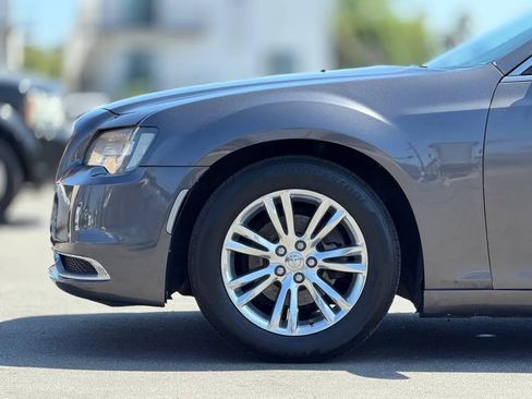 Used 2015 Chrysler 300 Limited RWD image 8