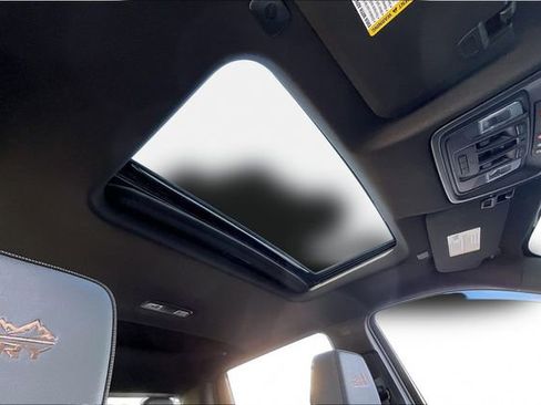 Used 2024 Chevrolet Silverado 2500 High Country w/ High Country Premium Package image 19