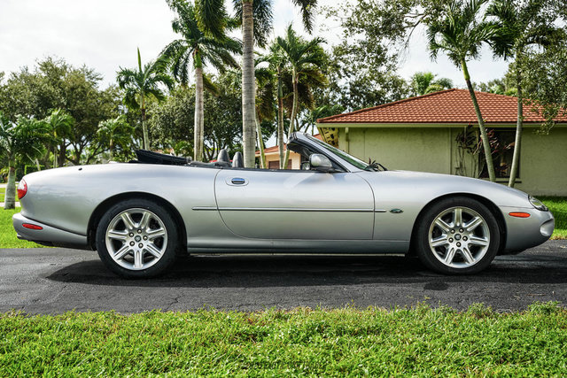 Used 2000 Jaguar XK8 Convertible RWD image 8