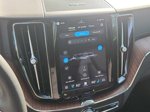 Certified 2023 Volvo XC60 B5 Ultimate AWD/4WD image 17