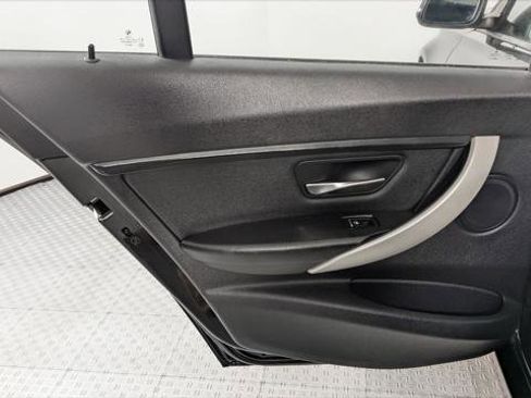 Used 2016 BMW 320i xDrive Sedan image 17