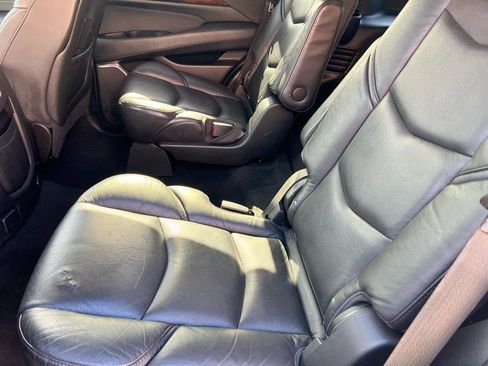 Used 2020 Cadillac Escalade Luxury AWD/4WD image 9