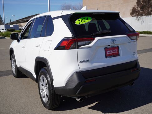 Used 2024 Toyota RAV4 LE image 8