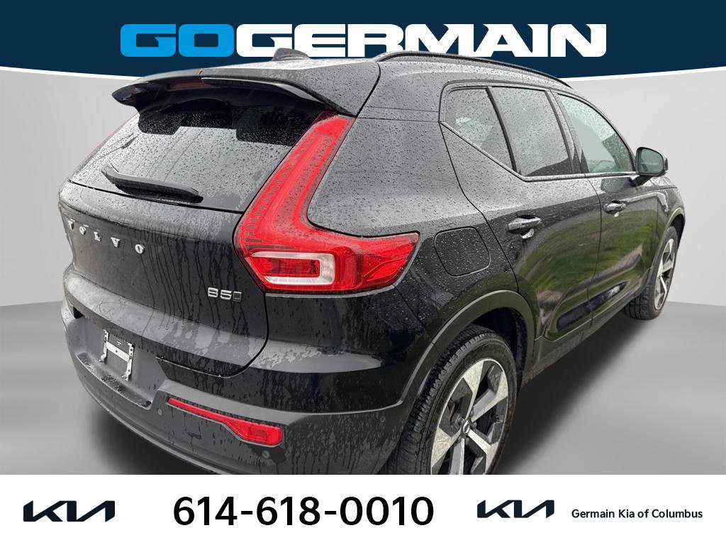 Used 2023 Volvo XC40 B5 Plus w/ Driver Assist Package AWD/4WD image 4