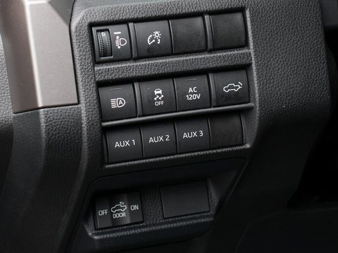 Used 2024 Toyota Tacoma TRD Sport image 18