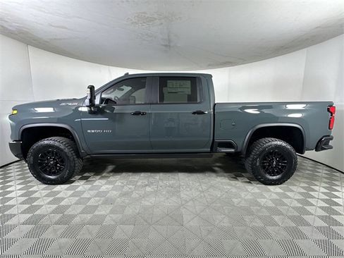 New 2026 Chevrolet Silverado 2500 ZR2 image 2