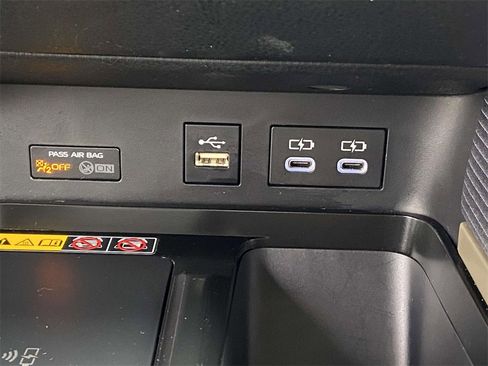 Used 2025 Toyota Camry SE image 25