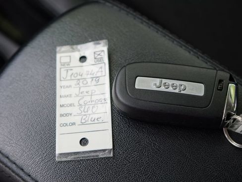 Used 2019 Jeep Compass Latitude AWD/4WD image 31