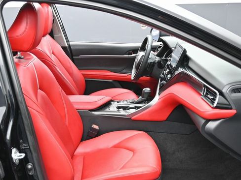 Used 2022 Toyota Camry XSE image 32