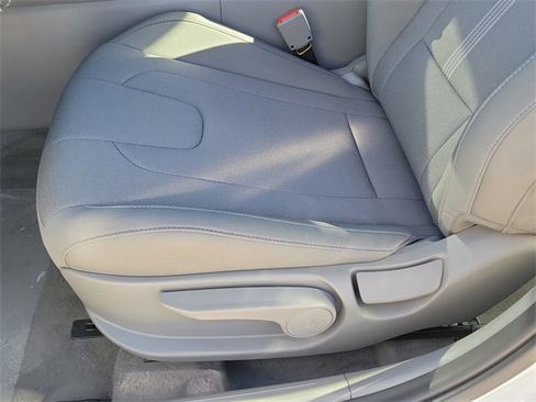 New 2025 Hyundai Elantra SE image 15