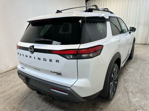 New 2026 Nissan Pathfinder Platinum image 11