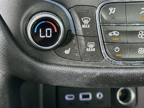 Used 2020 Chevrolet Equinox LT FWD image 21