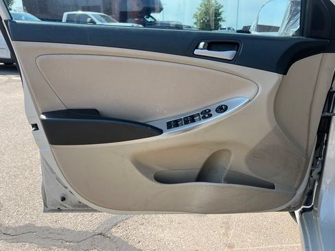 Used 2016 Hyundai Accent SE FWD image 6
