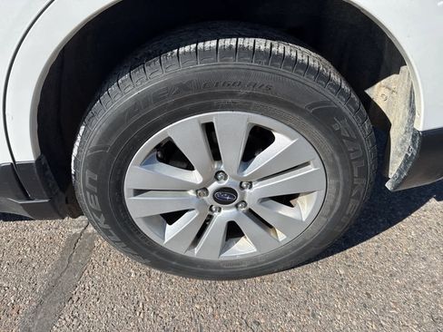 Used 2017 Subaru Outback 2.5i Premium image 7