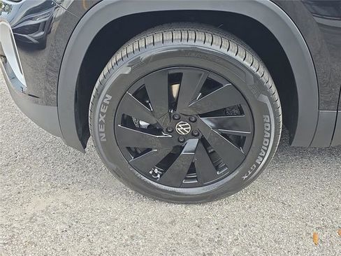 New 2026 Volkswagen Atlas SE FWD image 9