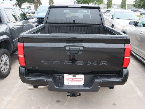 Used 2026 Toyota Tacoma SR5 AWD/4WD image 7