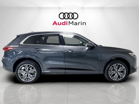 Used 2025 Audi Q5 Premium Plus w/ Premium Plus image 6
